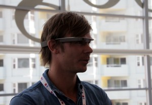 Wearing Glass ‘Gets Pretty Tiring Pretty Fast,’ Google UX Designer Admits